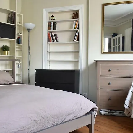 Charming 1 Bedroom Parisian With Balcony Appartement