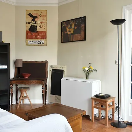 Charming 1 Bedroom Parisian With Balcony Appartement *