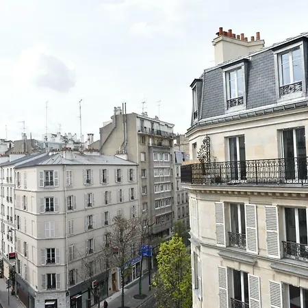 Charming 1 Bedroom Parisian With Balcony Paris
