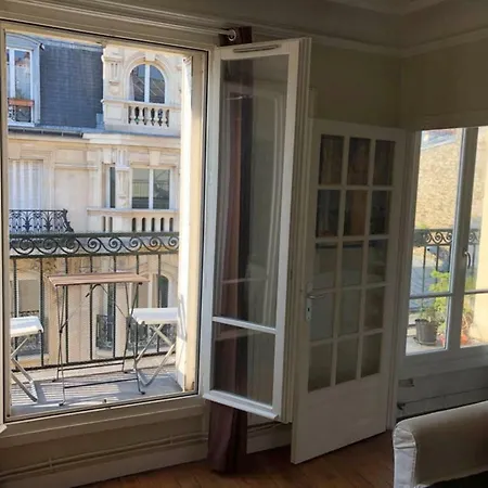Appartement Charming 1 Bedroom Parisian With Balcony Paris